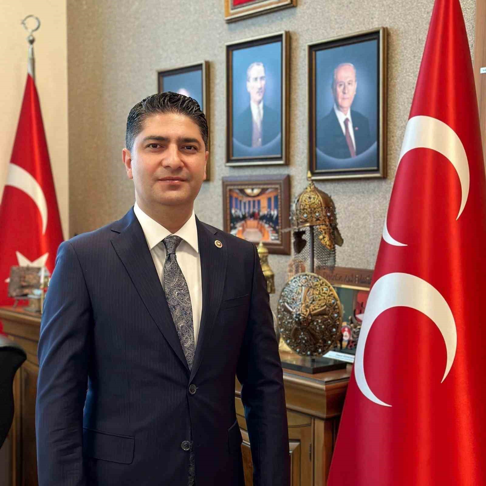 MHP’li Özdemir’den Pınarbaşı ilçesine ‘maden tesisi’ müjdesi
?v=1