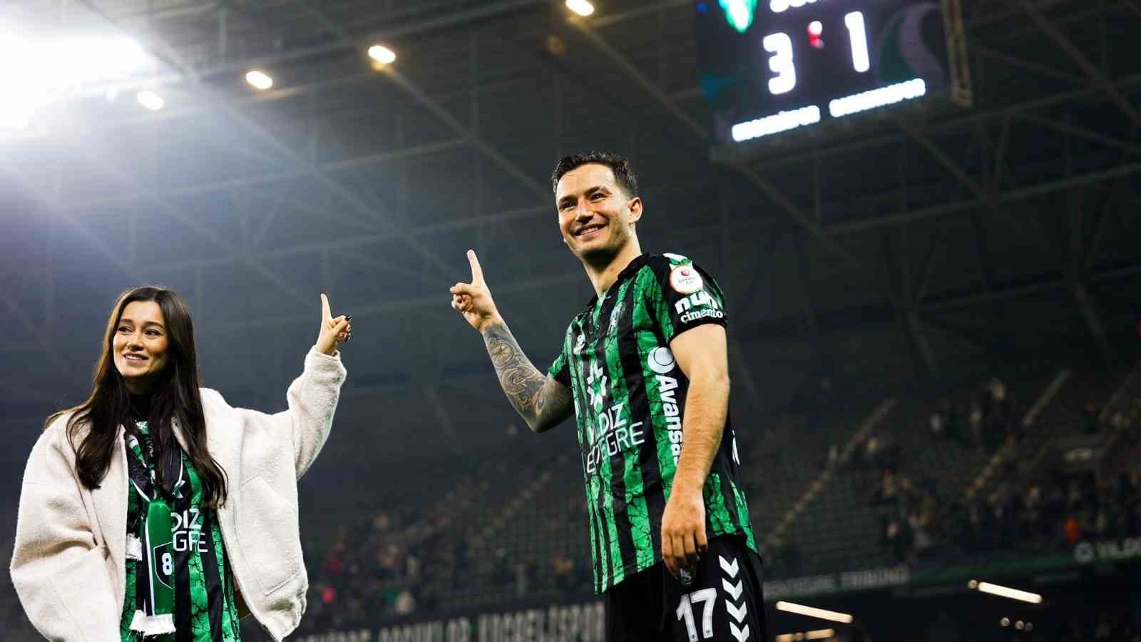 Kocaelispor’da Oğulcan Çağlayan mağlubiyetler için taraftardan özür diledi
?v=1