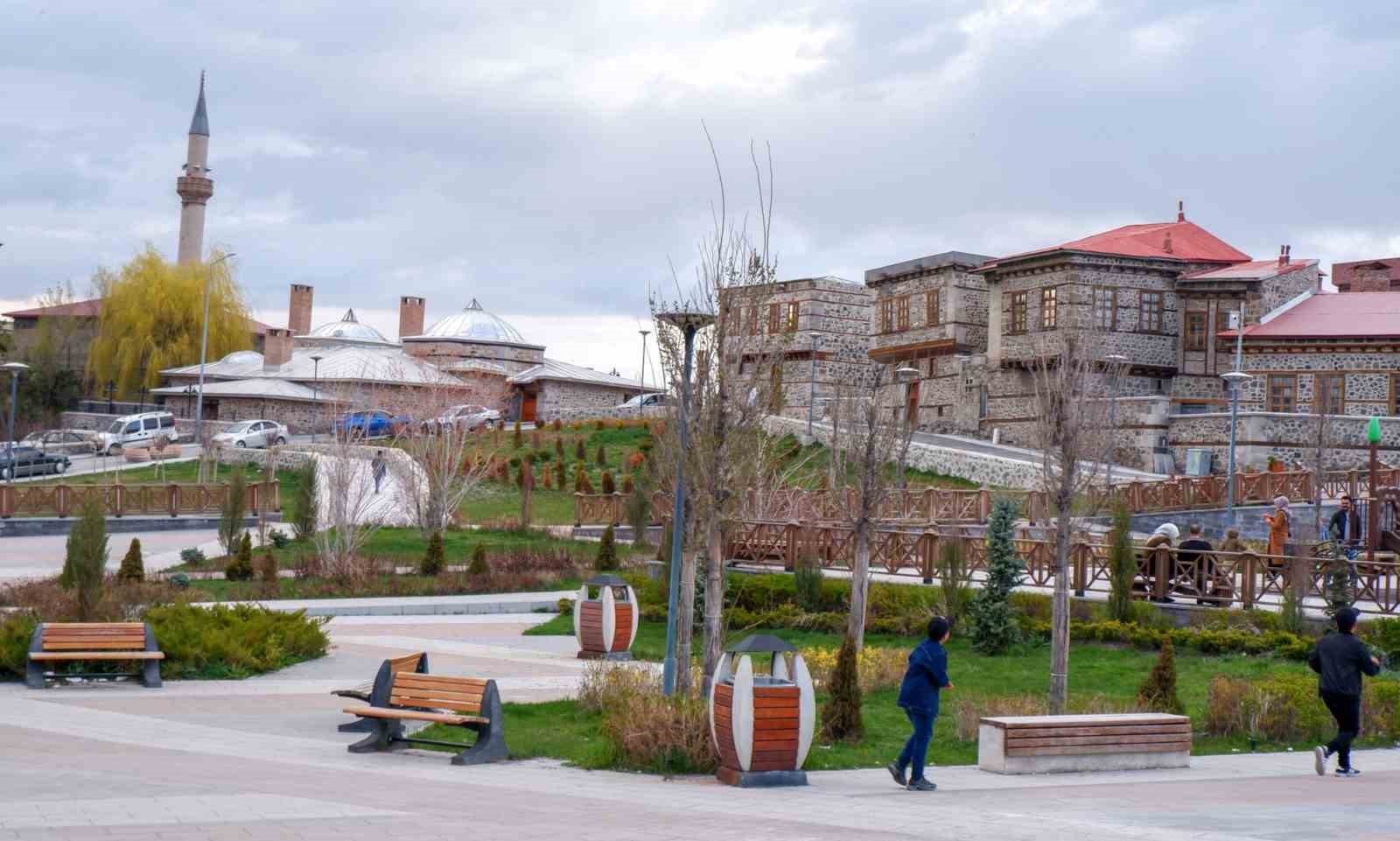 Havalar parçalı bulutlu olacak
?v=1