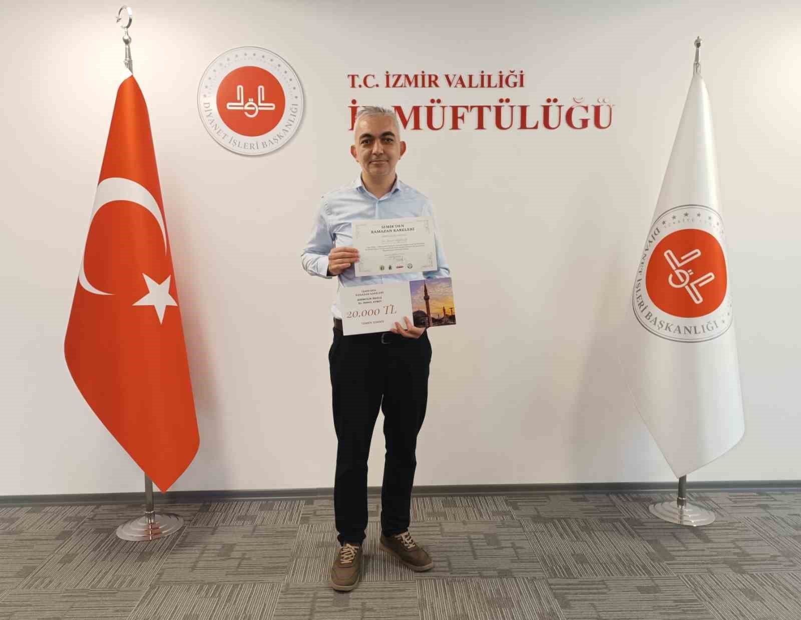 Manisalı Fotoğrafçı İzmir’de ödülünü aldı
