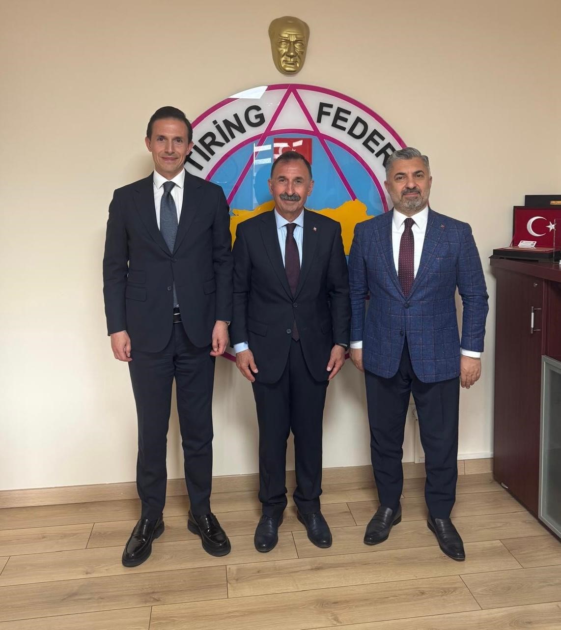 RTÜK Başkanı Şahin’den TOF Başkanı Güler’e ziyaret
?v=1