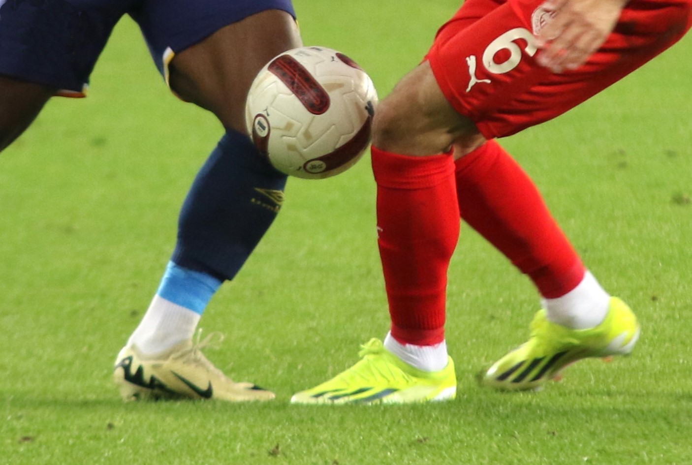 Türk futbolunun köklü takımlarının önlenemez seri düşüşü
?v=1