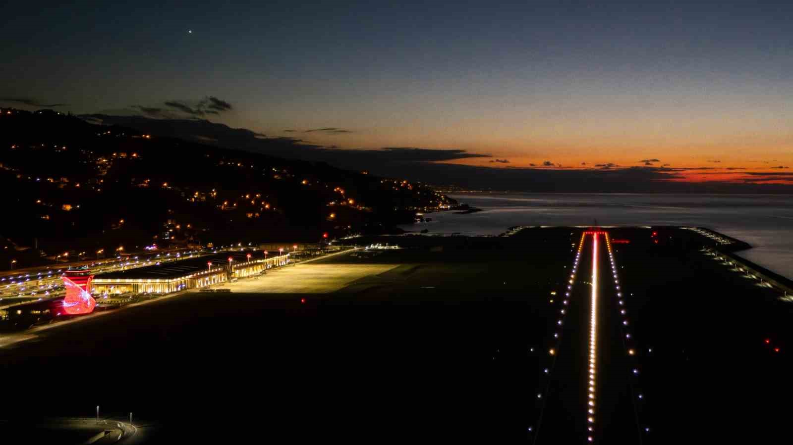 Rize-Artvin Havalimanı’na zorlu hava şartlarında uçak inişleri için yeni sistem
?v=1