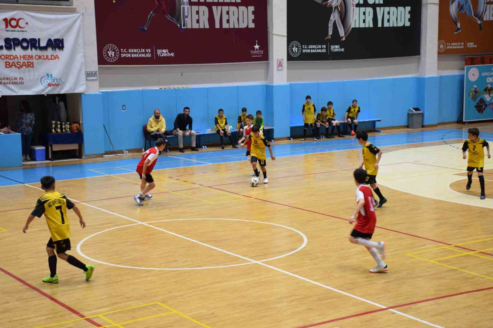 Okul Sporları futsal müsabakaları tamamlandı
?v=1