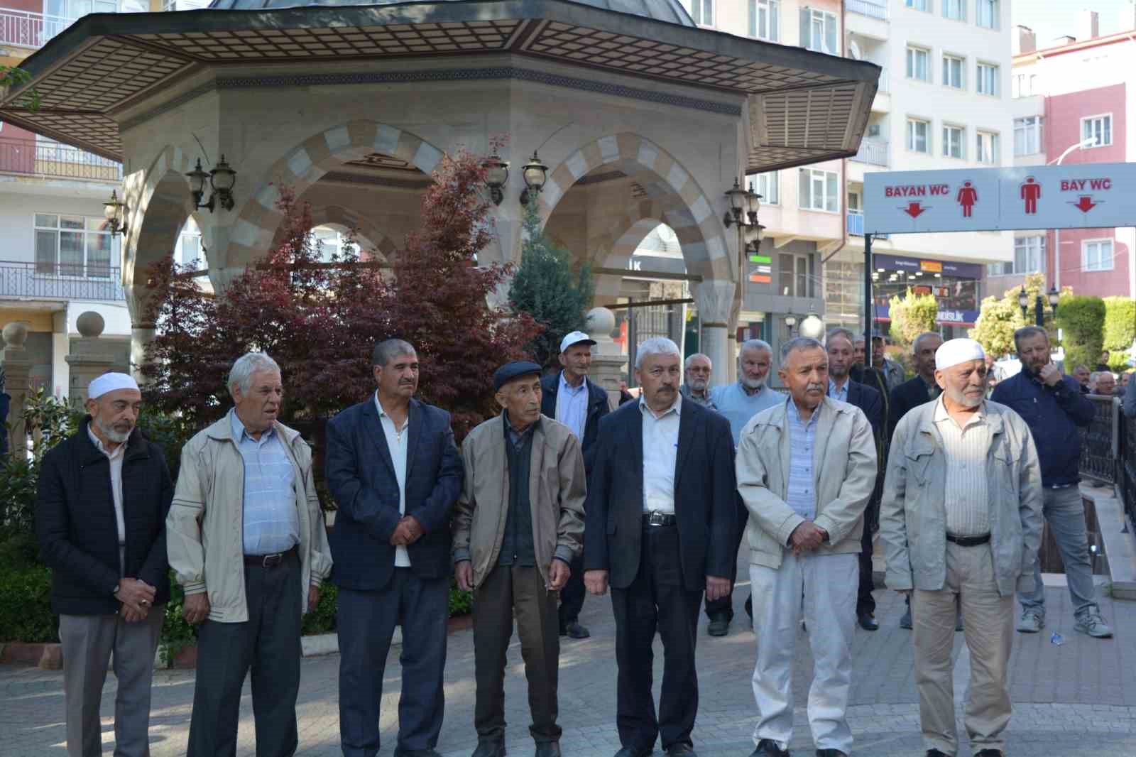Hacı adayları dualarla kutsal topraklara uğurlandı
?v=1