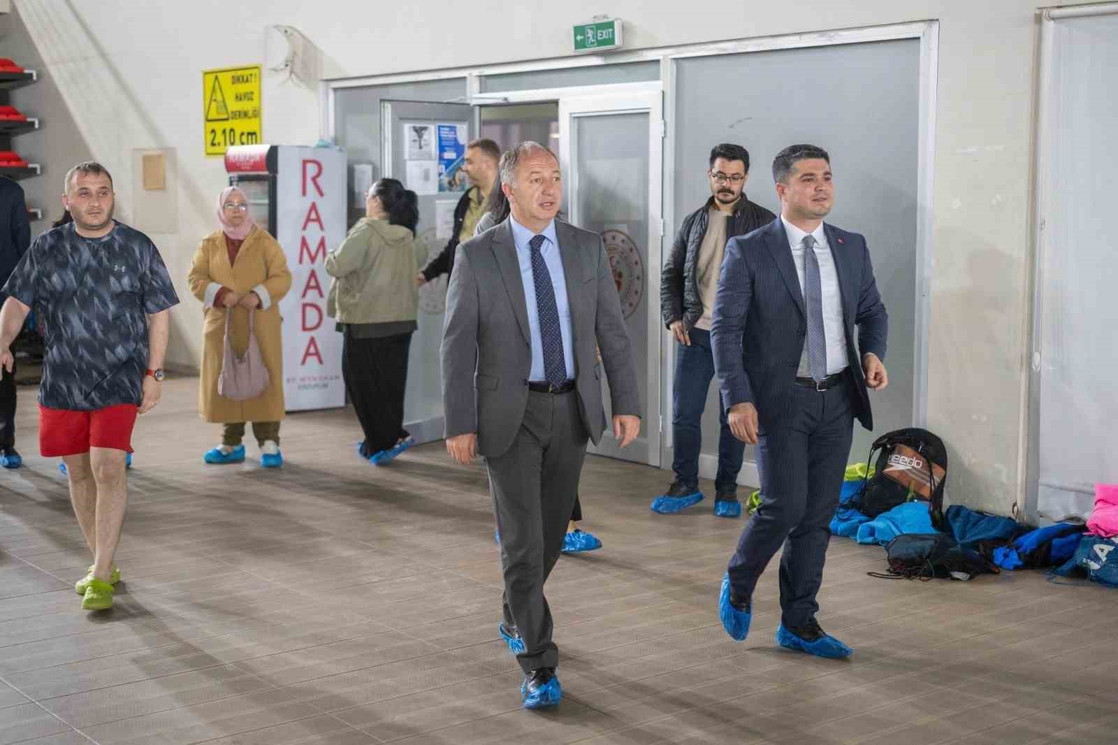 Çakmur’dan genç kulaçlara en tatlı moral
?v=1