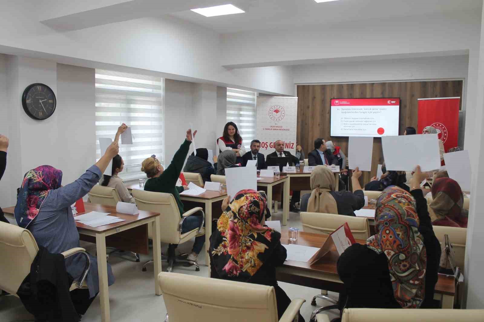 Kadın çiftçiler bilgileriyle yarıştı
?v=1