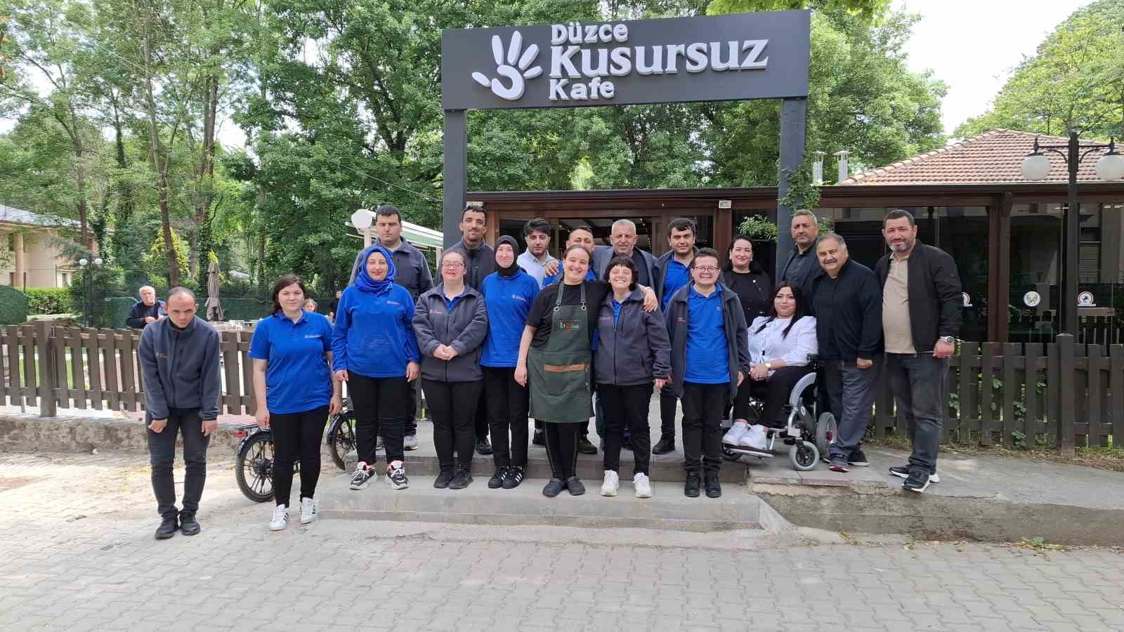 Kusursuz kefenin çalışanlarıyla bir araya geldiler
?v=1