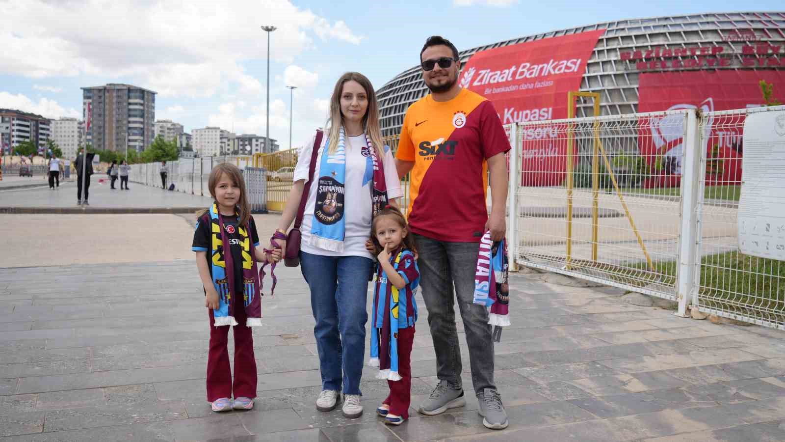 Gaziantep Stadyumu’nda kupa coşkusu başladı
?v=1