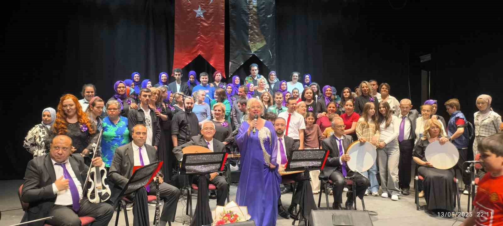 Otizm Anneler Korosu’ndan muhteşem konser
?v=1