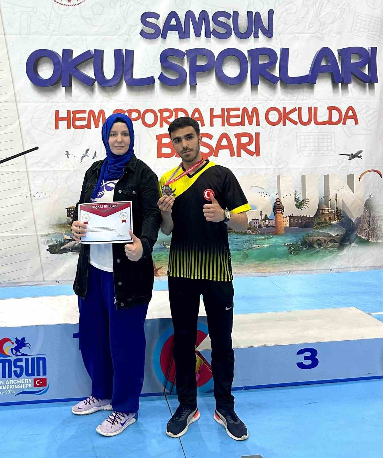 Elazığlı sporcu bilek güreşinde Türkiye 2’ncisi oldu
?v=1