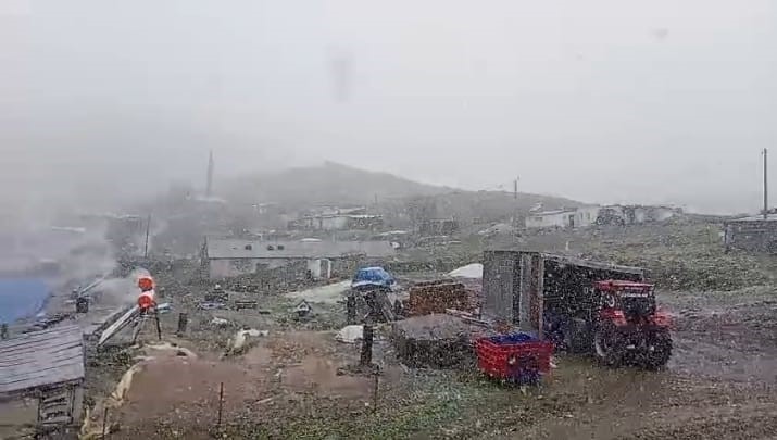 Kars’ta Mayıs ortasında kar sürprizi
?v=1