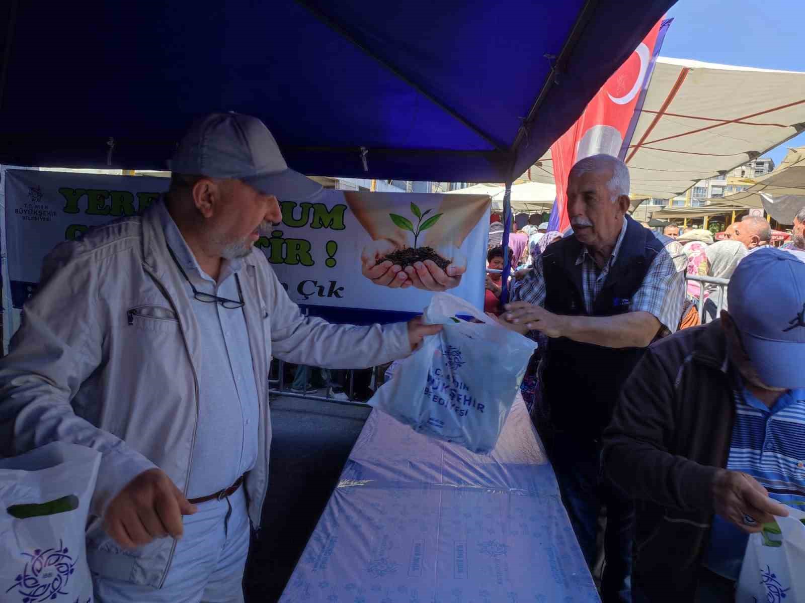 Söke’de 40 bin ata tohumu fidesi dağıtıldı
?v=1