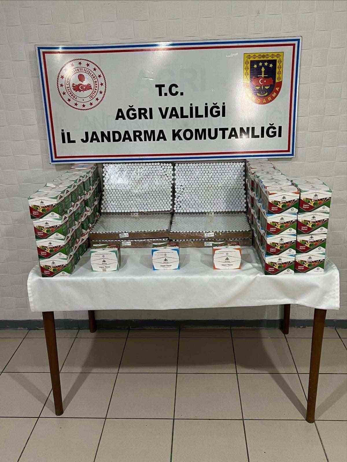 Ağrı’da jandarmadan kaçak botoks ilacı ve elektronik sigara operasyonu
?v=1