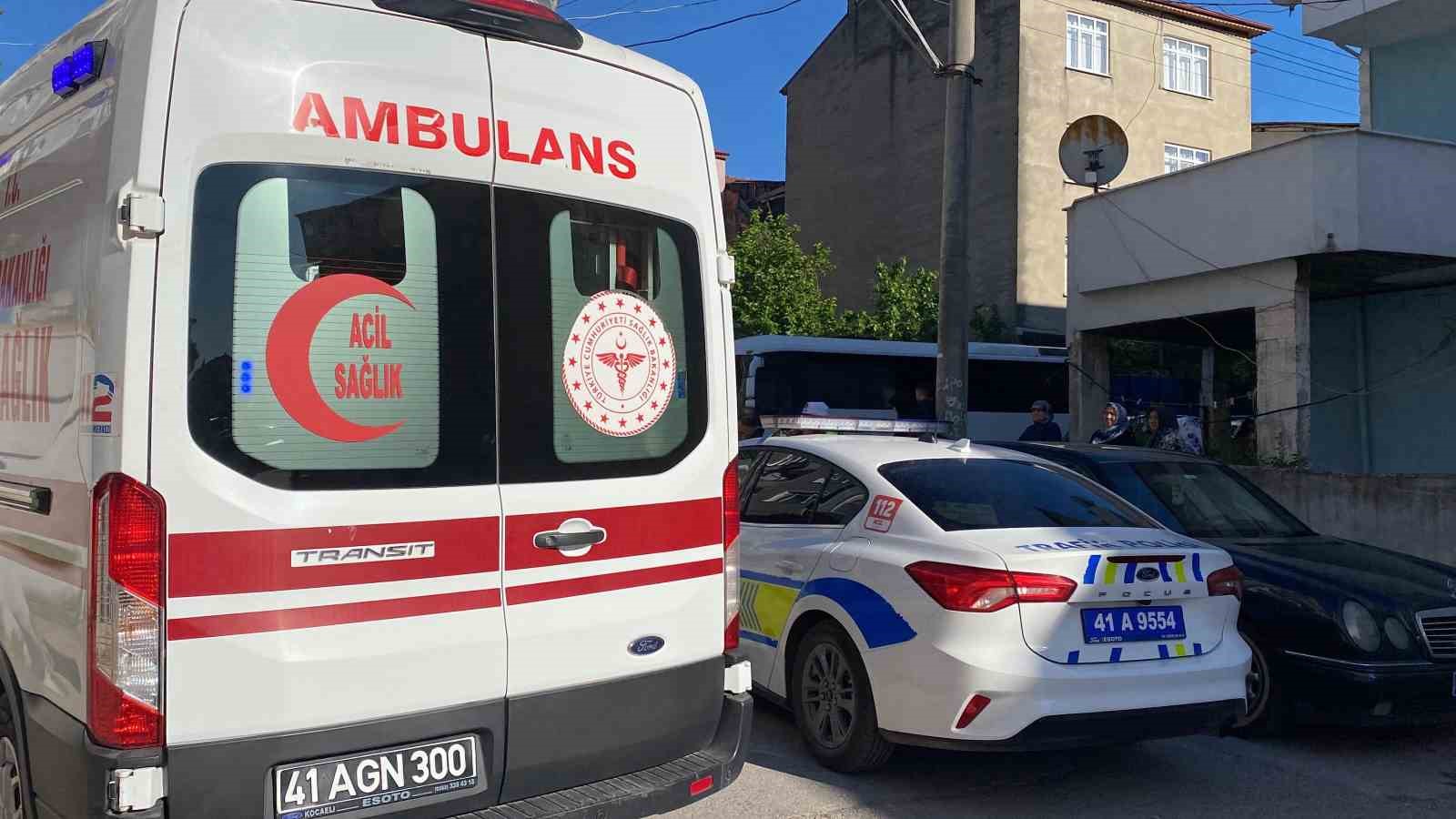 Servis minibüsünün çarptığı 7 yaşındaki çocuk yaralandı
?v=1