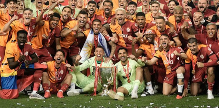 Fernando Muslera, Bülent Korkmaz’ın rekoruna ortak oldu?v=1