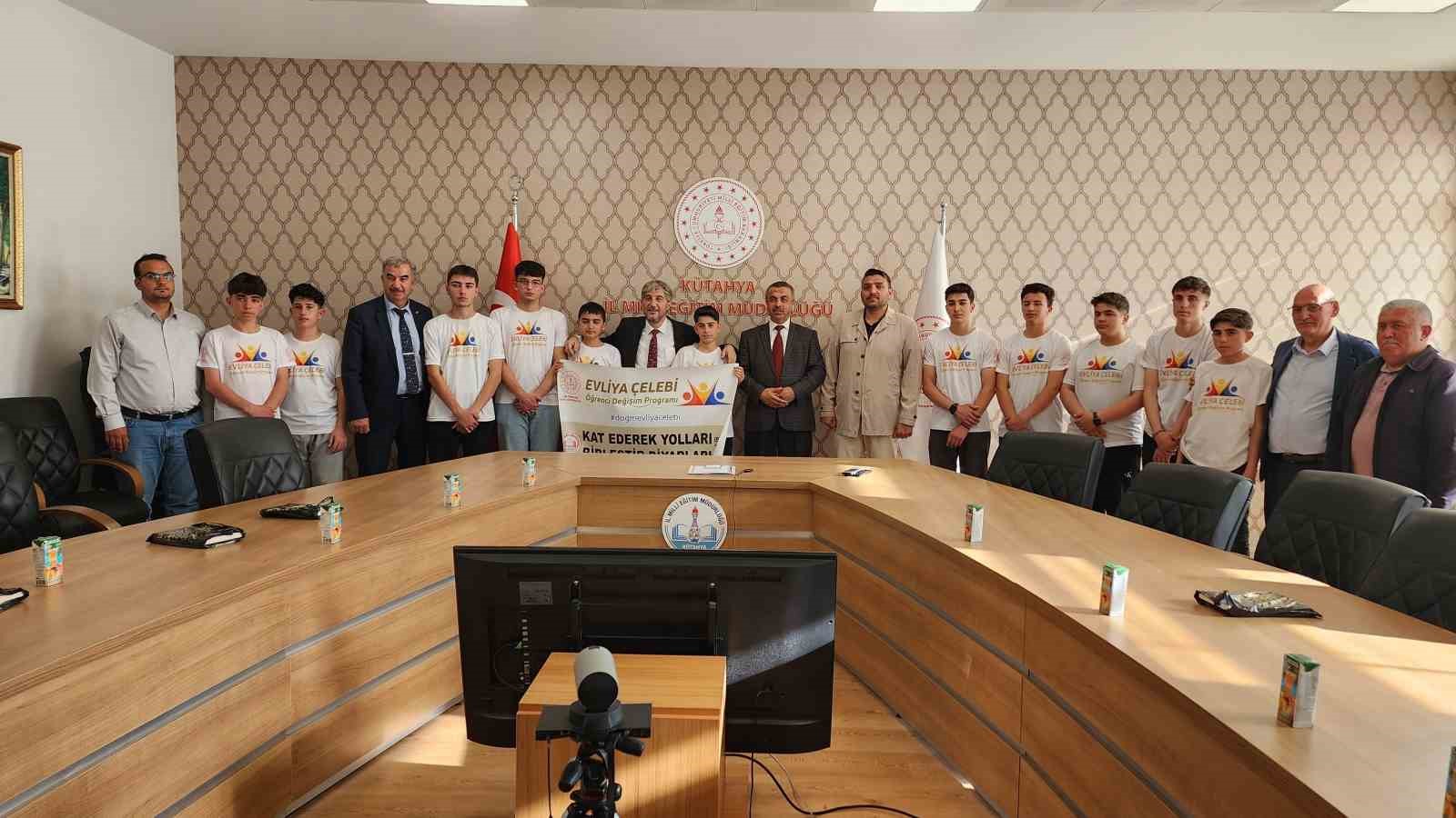 İl Milli Eğitim Müdürü Yılmaz, Yozgat Anadolu İmam Hatip Lisesi öğrencilerini kabul etti
?v=1