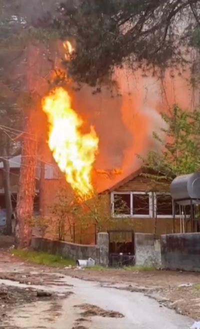 Osmaniye’de yayla evlerinde çıkan yangın paniğe neden oldu
?v=1