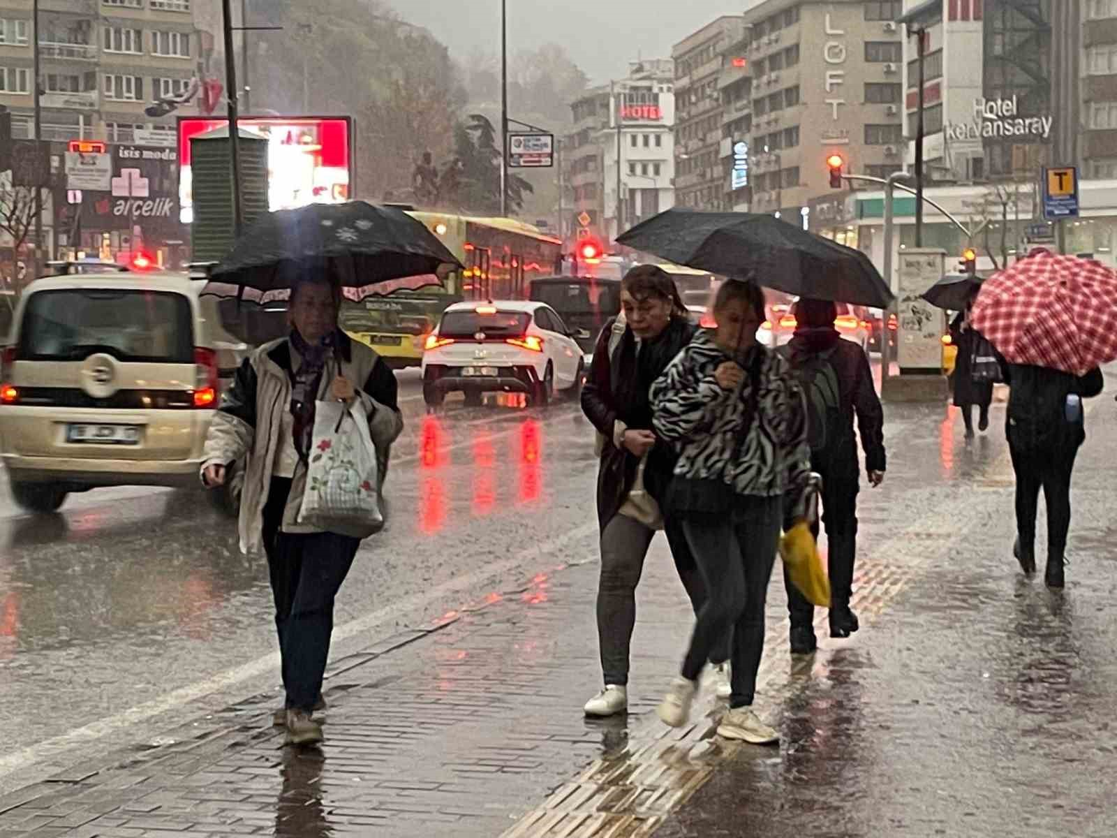 Zirai donla üzen nisan yağışlarla sevindirdi
?v=1
