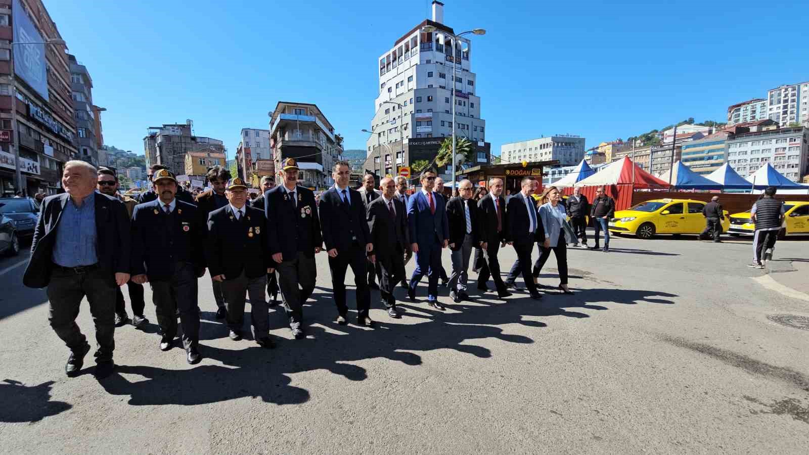 Zonguldak’ta  Aile Yılı  kortejiyle başladı,  Gençlik Haftası  coşkusuyla devam etti
?v=1