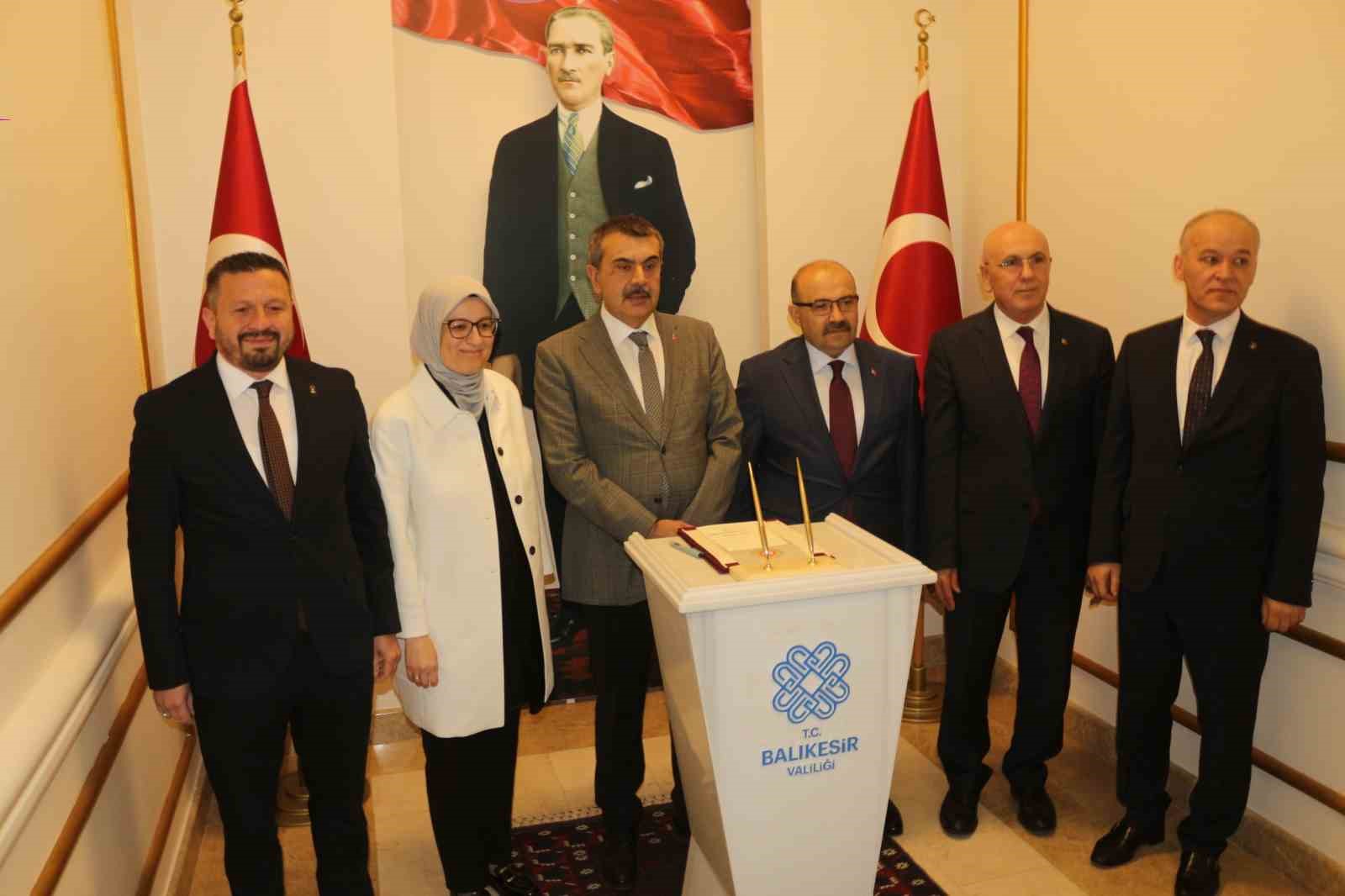 Milli Eğitim Bakanı Yusuf Tekin’den ’Terörsüz Türkiye’ değerlendirmesi
?v=1