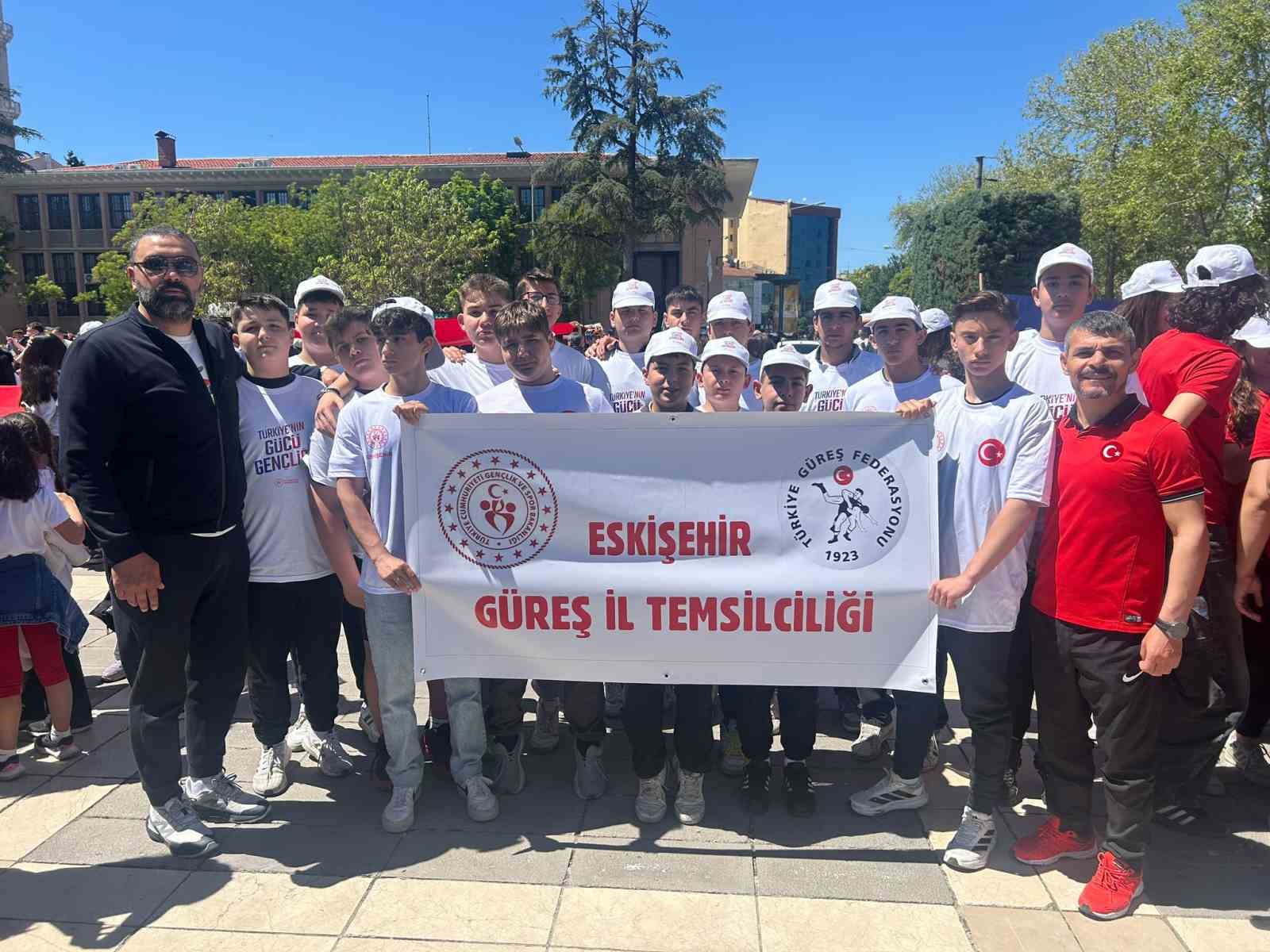 Gençlik Haftası kutlamaları Vilayet Meydanı’nda başladı
?v=1