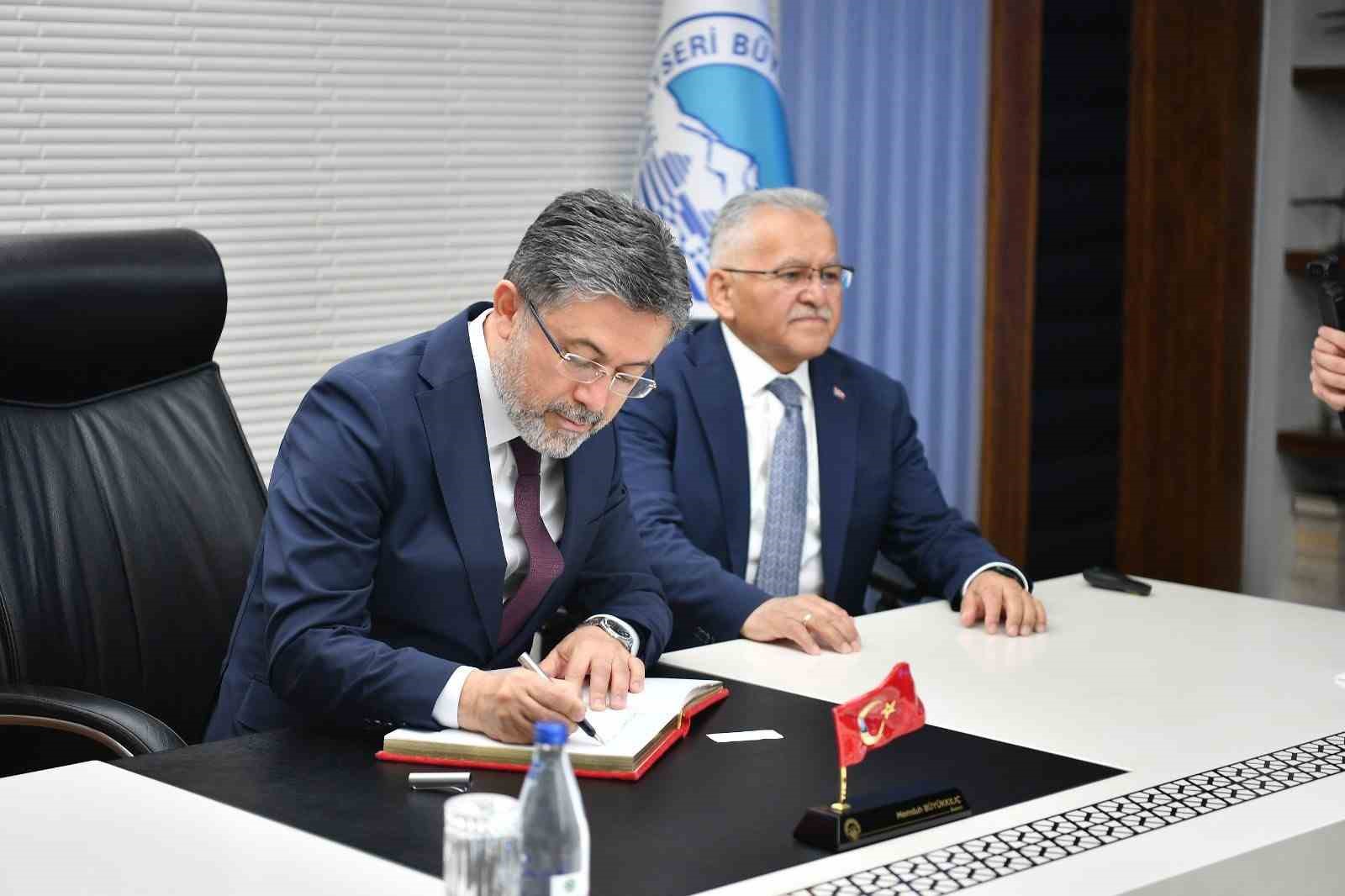 Bakan Yumaklı’dan Başkan Büyükkılıç’a ’tarım ve heyvancılık’ teşekkürü
?v=1