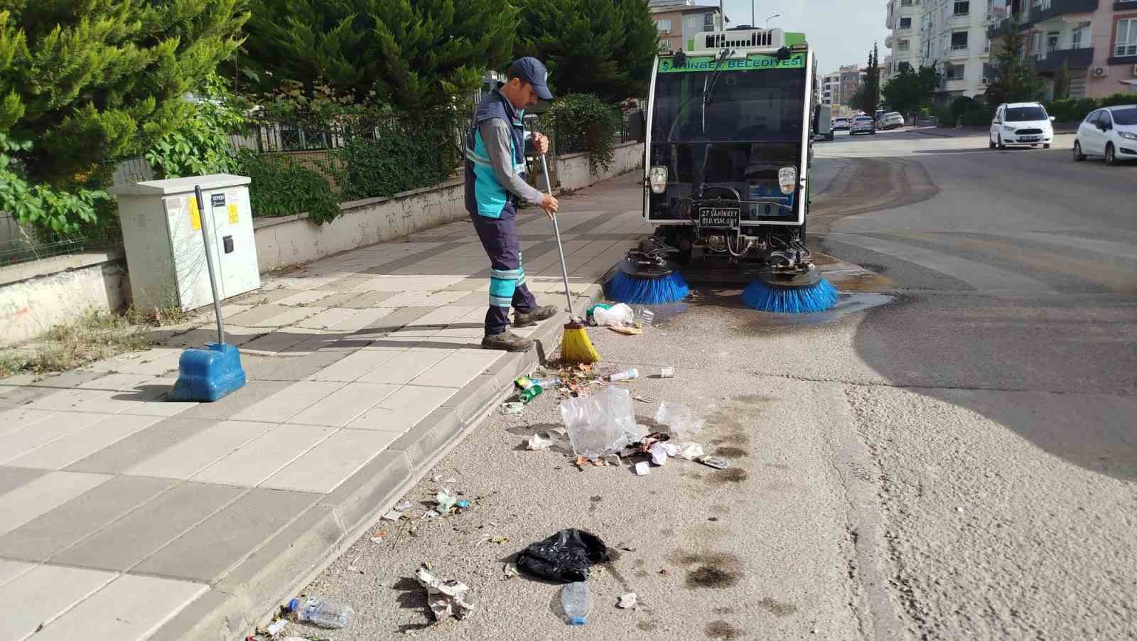 Şahinbey Belediyesi temizlik ekipleri 7/24 görev başında
?v=1