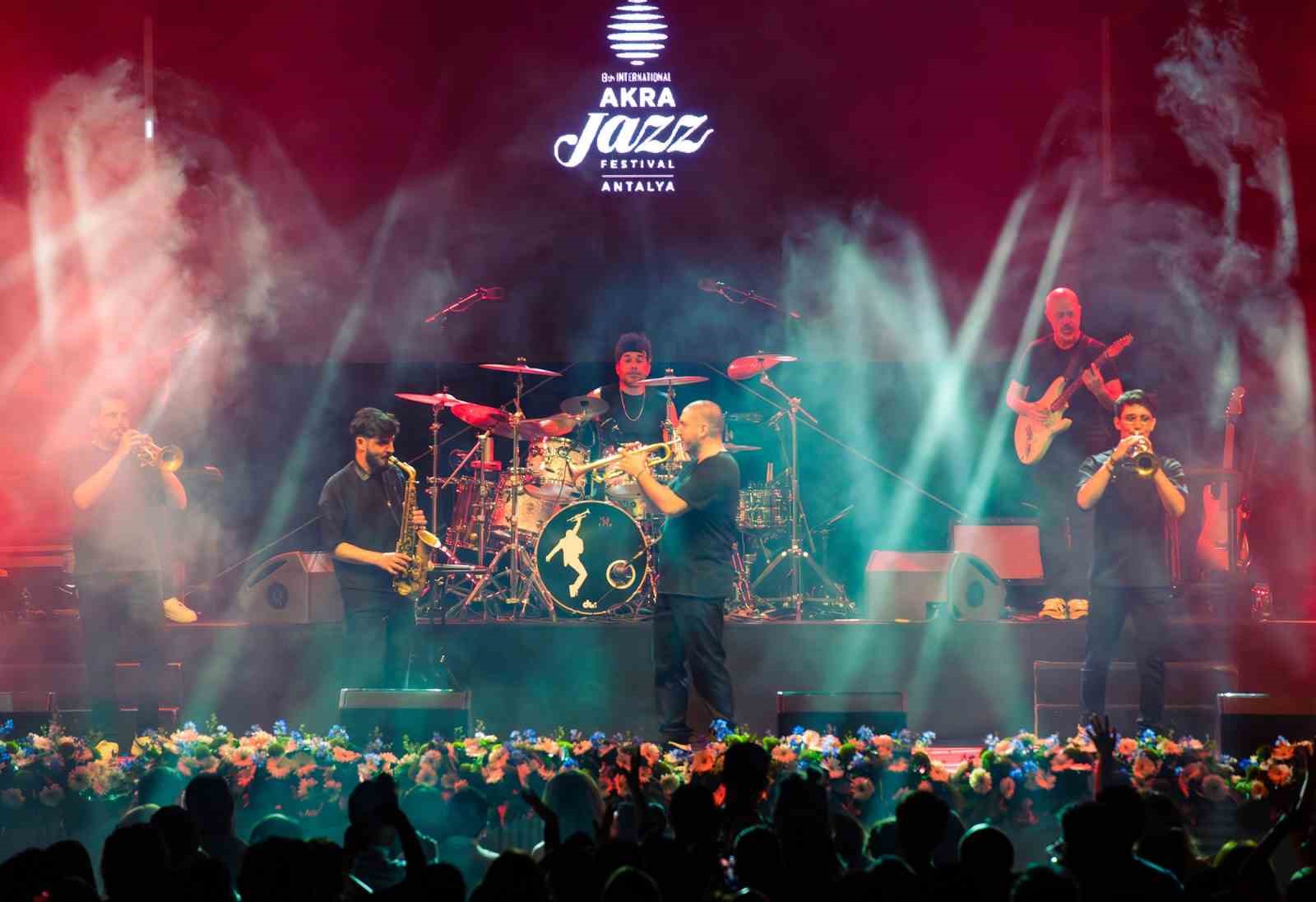 8. Antalya Akra Caz Festivali  Ibrahim Maalouf  ile başladı
?v=1