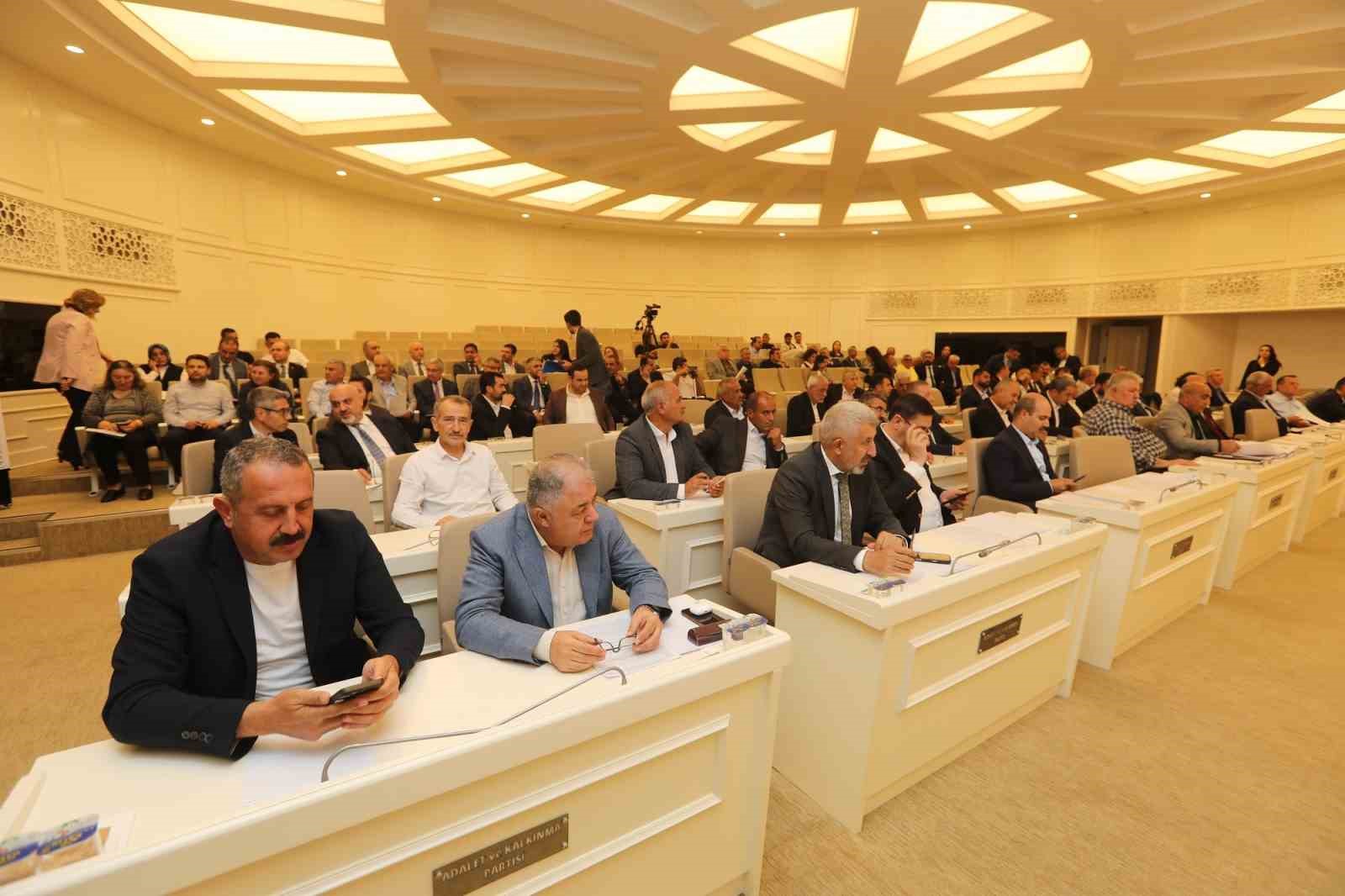 Gaziantep Büyükşehir’den TFF Başkanı Hacıosmanoğlu’na fahri hemşerilik payesi
?v=1