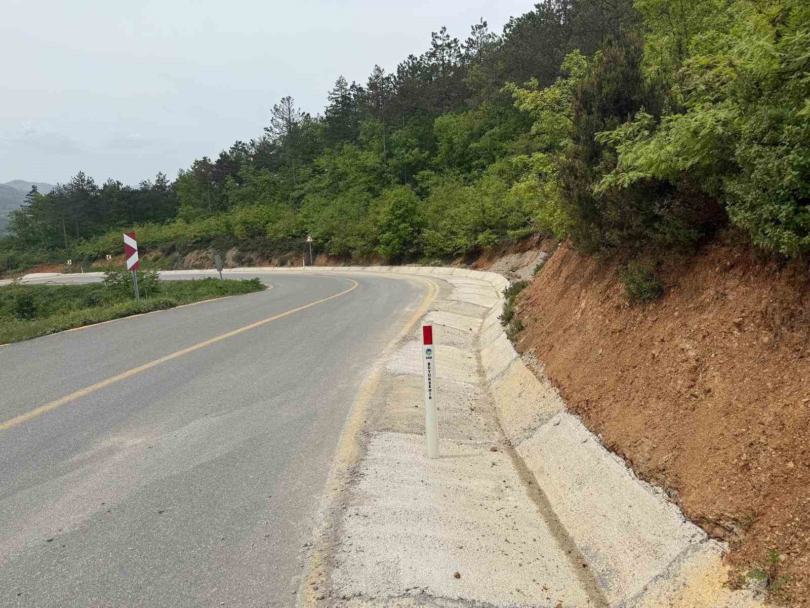 Büyükşehir’den güvenli ulaşım için 2 ilçeye 20 kilometrelik montaj
?v=1