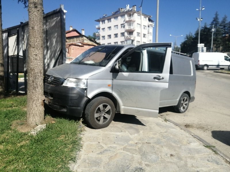 Yalvaç’ta ticari araç ile otomobil çarpıştı: 1 yaralı
?v=1