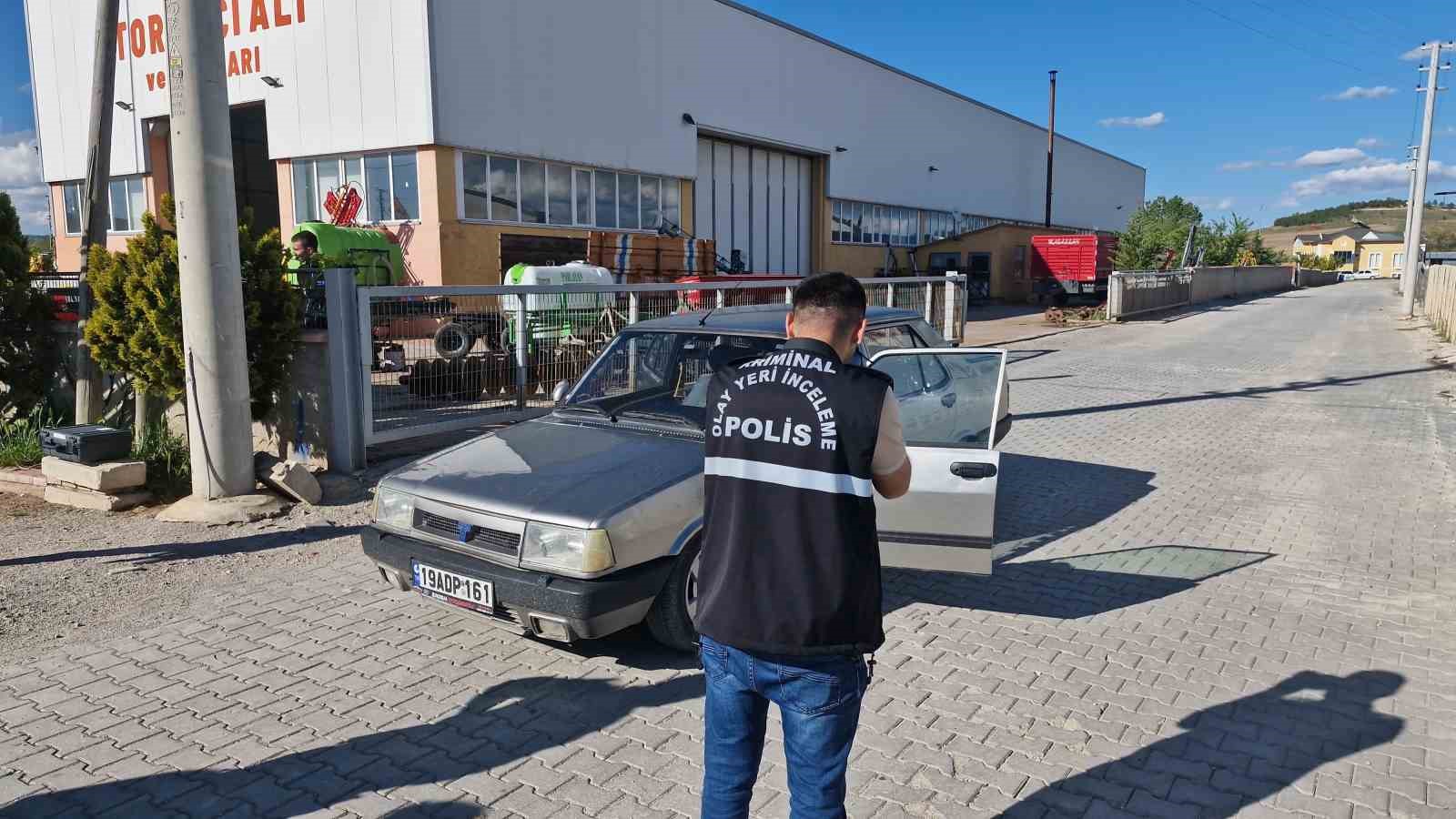 Çaldıkları otomobille drift atan çocuklar  dur  ihtarına uymayıp kaçınca gözaltına alındı
