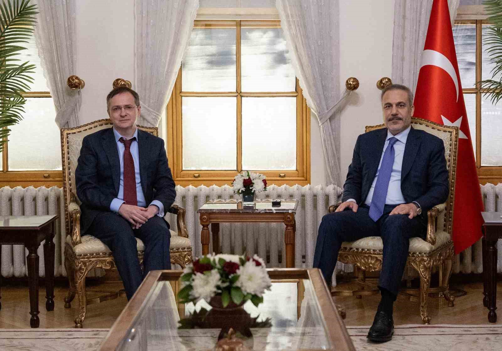 Dışişleri Bakanı Hakan Fidan, Rusya Federasyonu Devlet Başkanı Danışmanı Vladimir Medinski başkanlığındaki Rus heyetiyle bir araya geldi.
?v=1