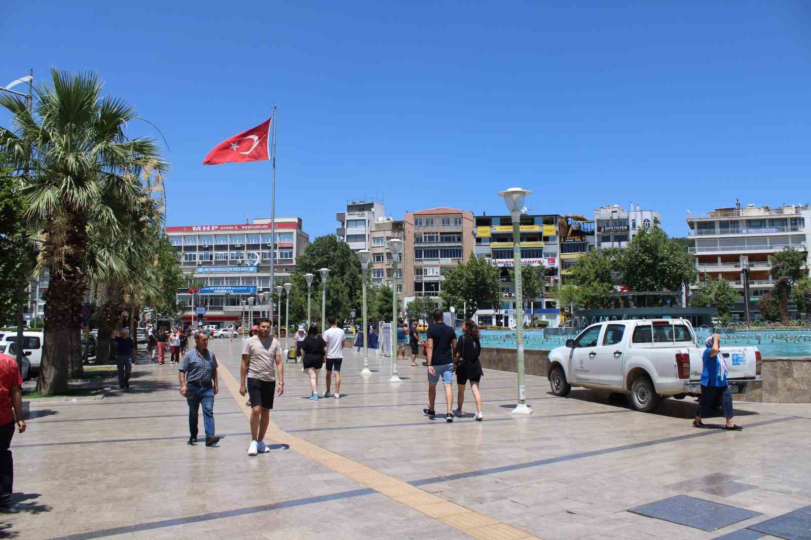 Aydın yalnızlaşıyor
?v=1