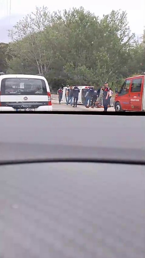 Kontrolden çıkan otomobil takla attı
?v=1
