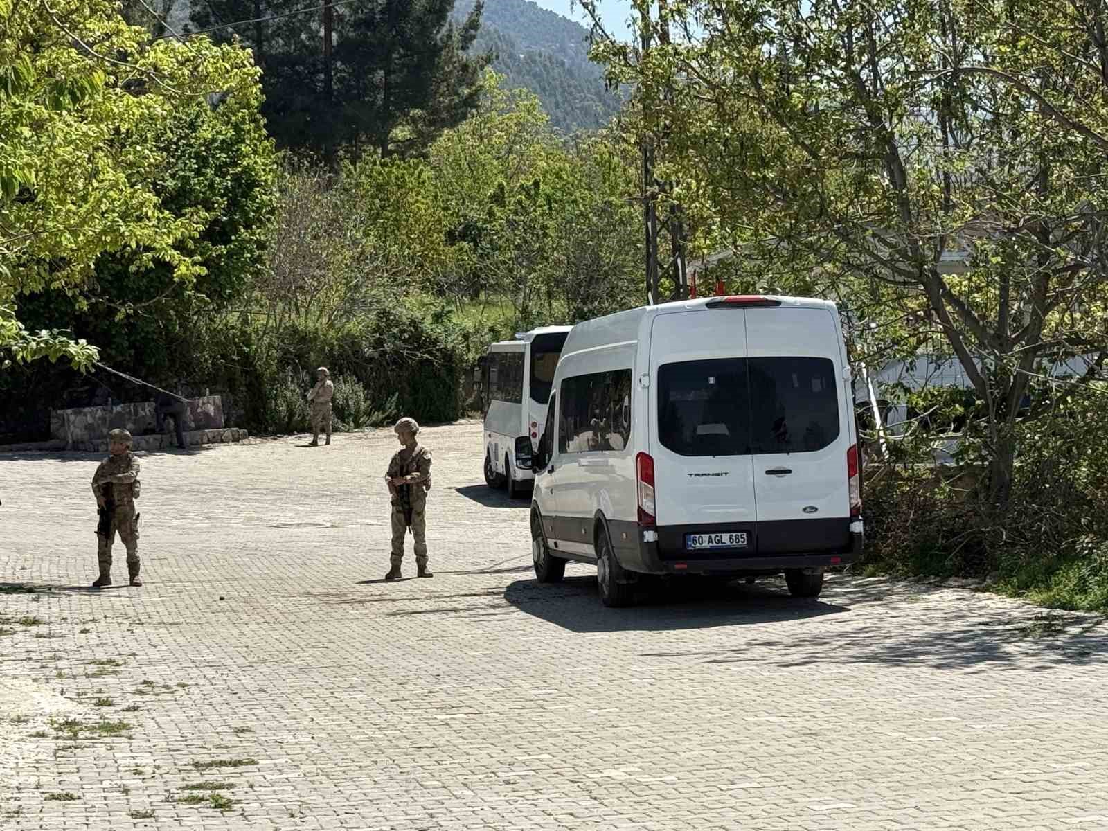 1 kişinin öldüğü patlamaya ilişkin davada tutuklu sanıklar keşfe katıldı
?v=1
