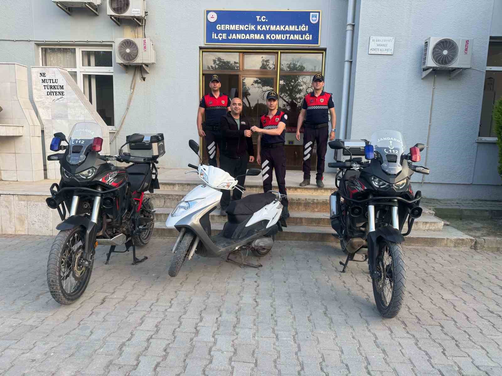 Germencik’te durduruldu, Kuşadası’ndan çalındığı ortaya çıktı
?v=1