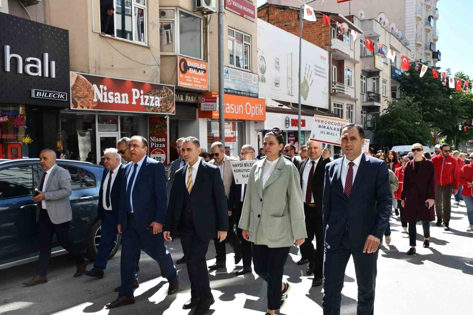 Bilecik’te ‘Aile Yürüyüşü’ ile ‘Aile Yılına’ vurgu yapıldı
?v=1