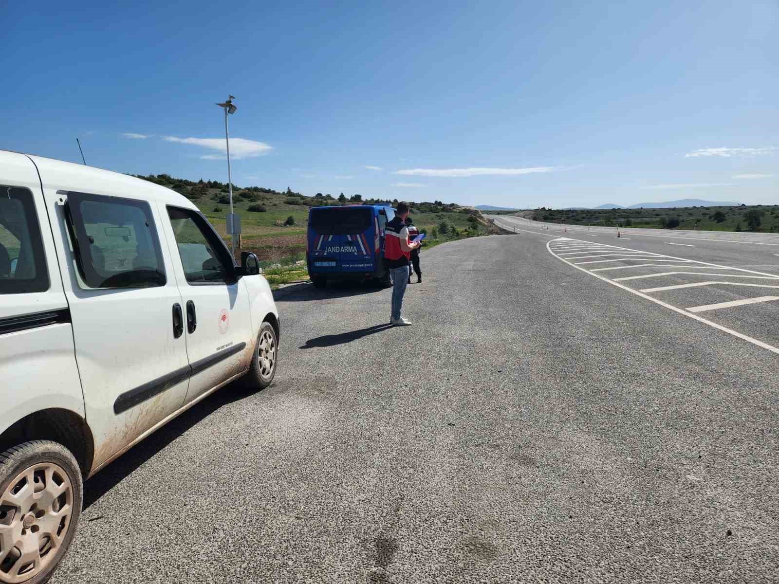 Aslanapa’da hayvan hareketlerine yönelik yol kontrolleri
?v=1