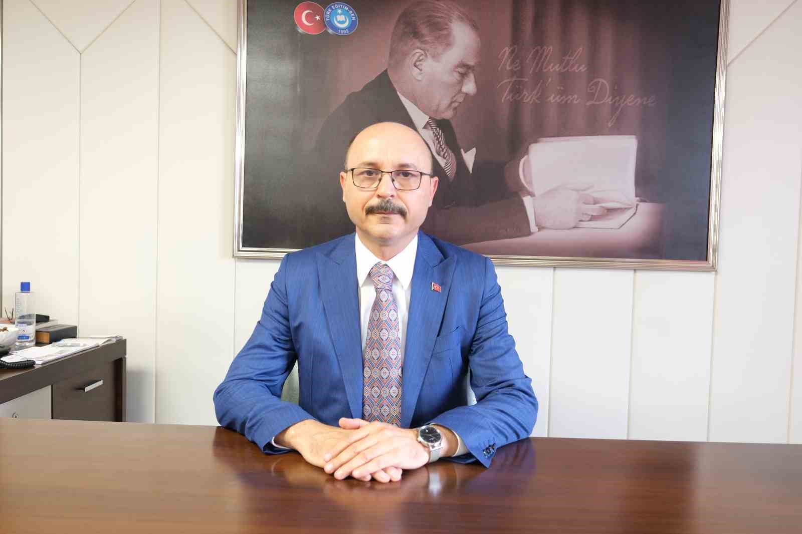 Türk Eğitim Sen Genel Başkanı Geylan:  Terörsüz Türkiye kuru bir slogan değildir 
?v=1