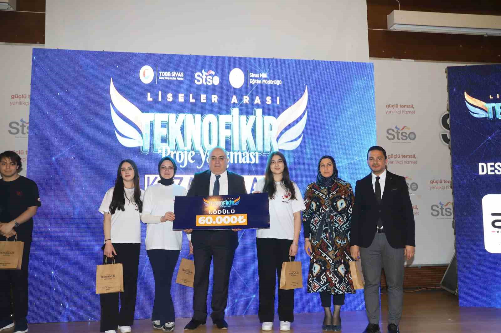 Öğrencilerin ‘Teknofikir’ projeleri ödüle layık görüldü
?v=1
