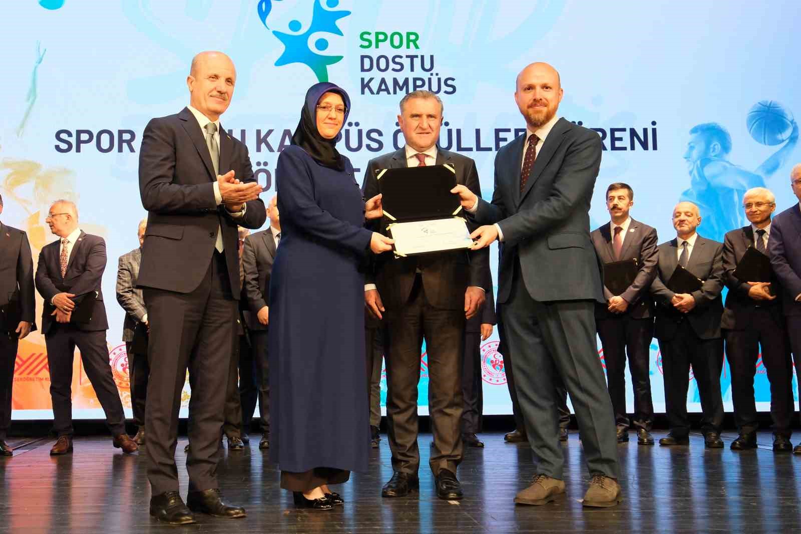 Manisa CBÜ’ye  Spor Dostu Kampüs  ödülü
?v=1