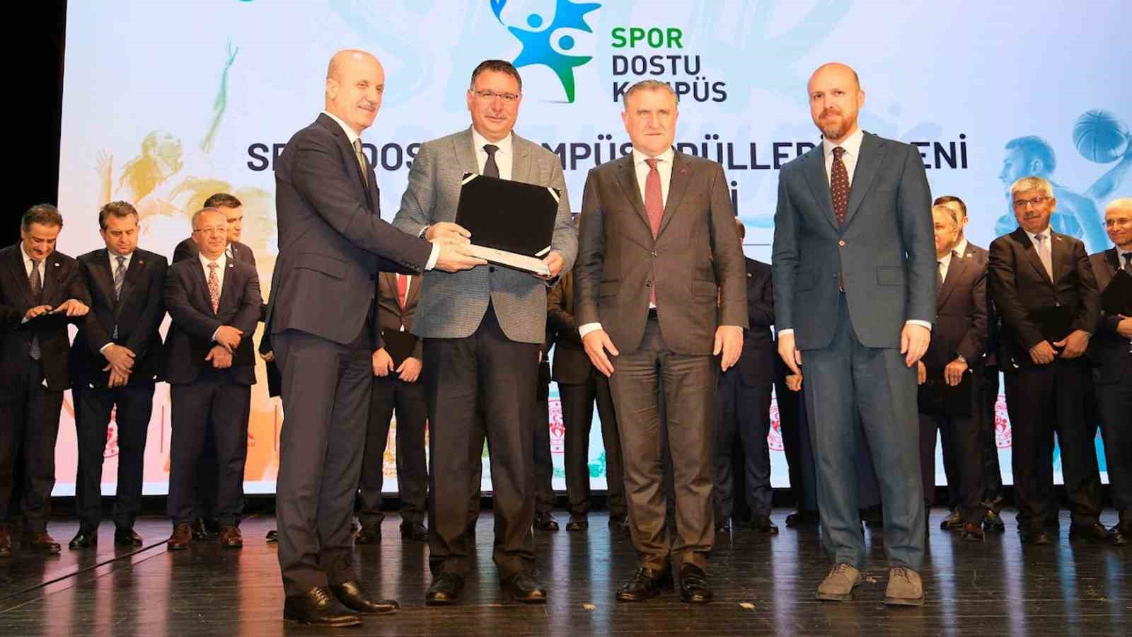 Selçuk Üniversitesine  Spor Dostu Kampüs  ödülü
?v=1
