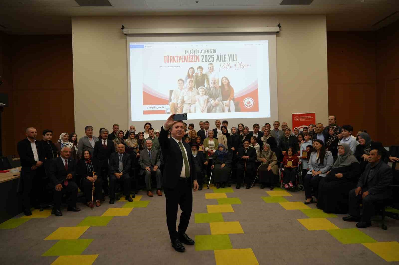 24 örnek aileye şilt takdim edildi
?v=1