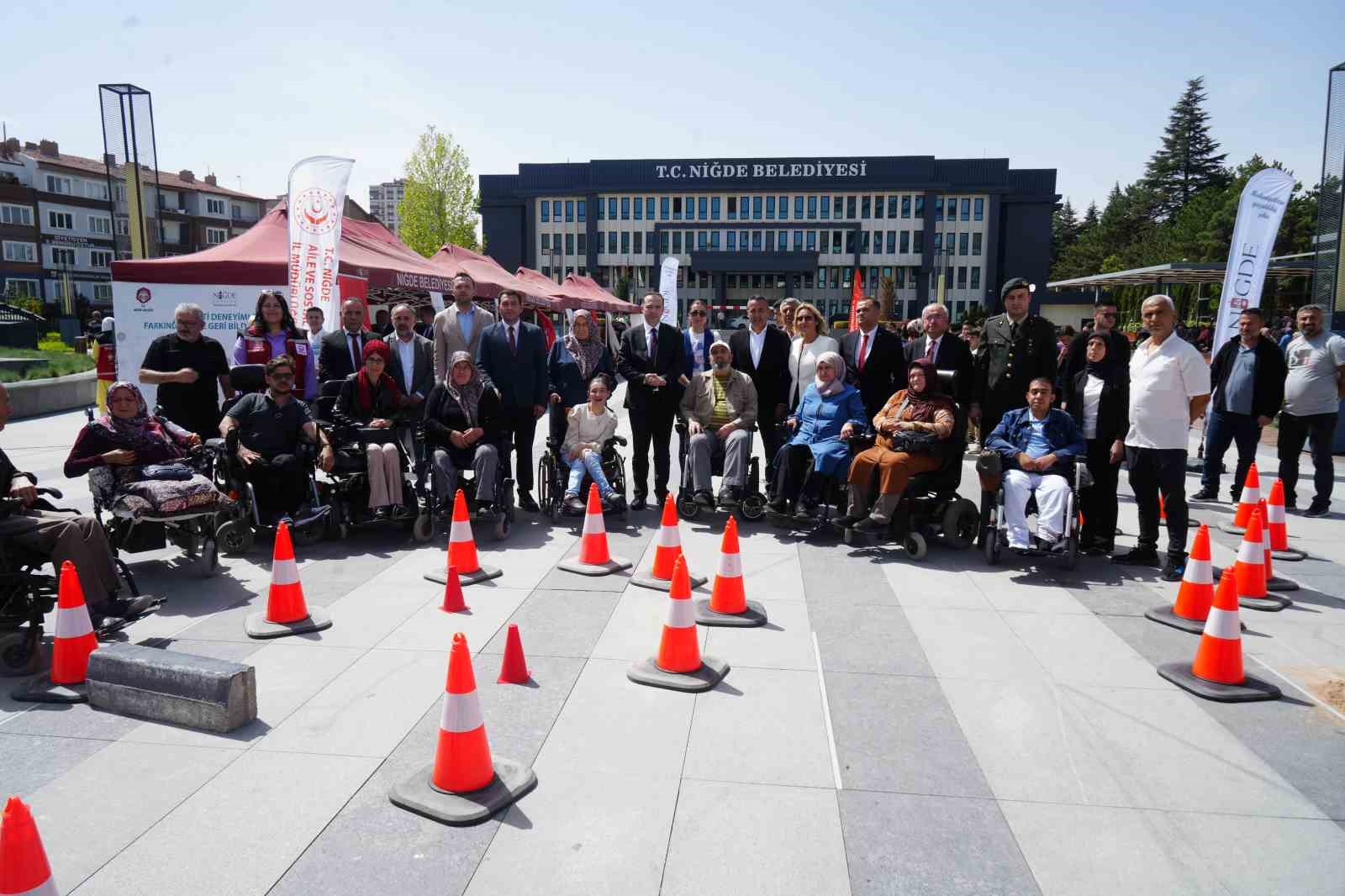 Engelli parkurunda empati yaptılar
?v=1