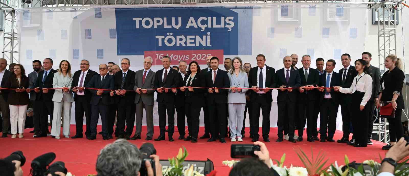CHP Genel Başkanı Özel, Başkan Günel’in projelerini övdü
?v=1