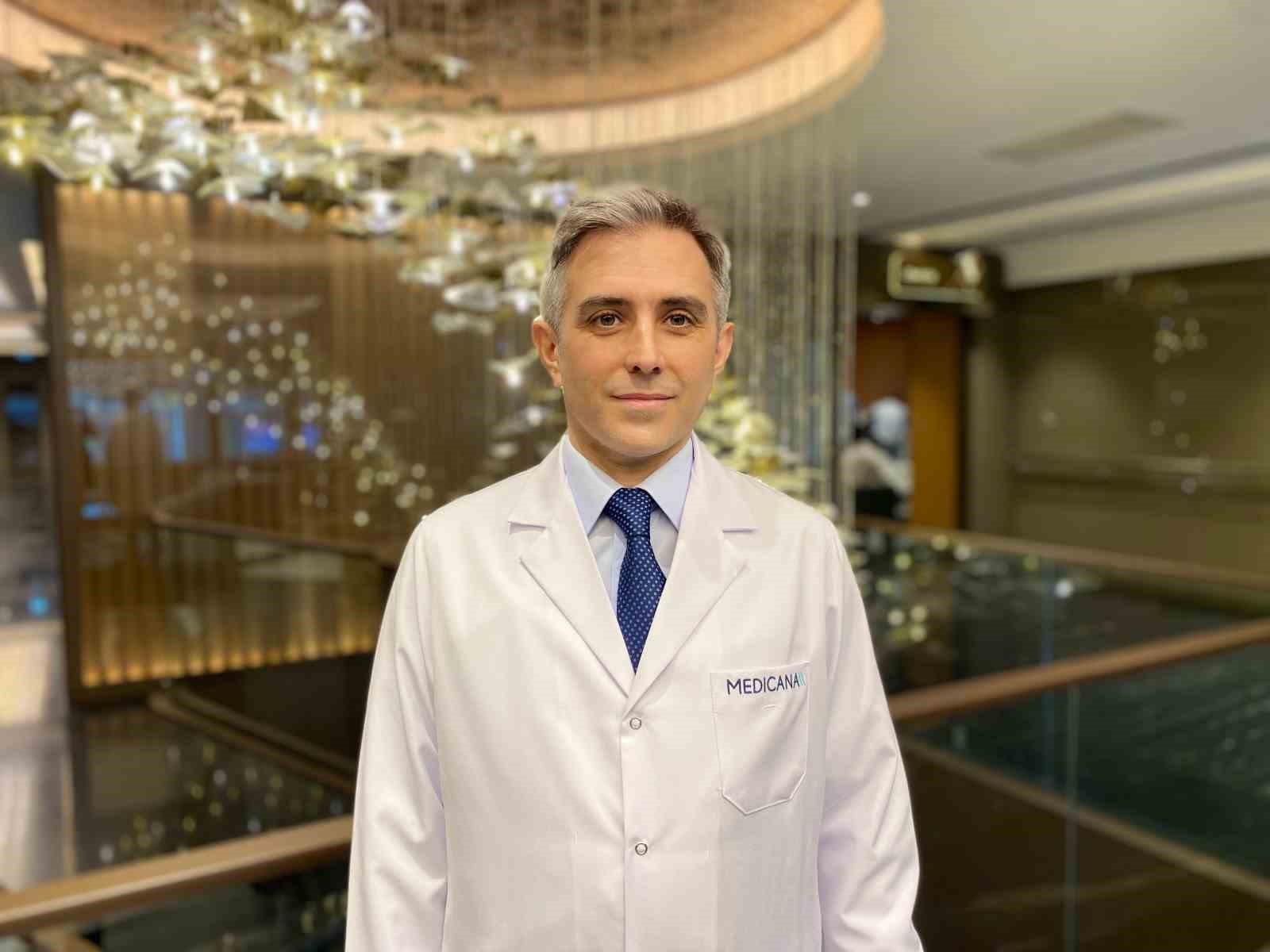 Sadece erkeklerde görülmüyor:  Kadınlarda bu ağrıya dikkat 
