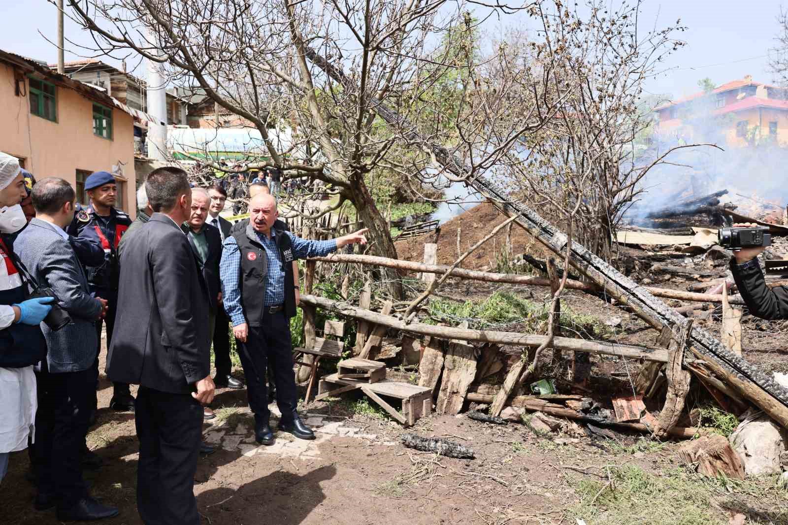 Vali Ali Çalgan:  Yangından etkilenen vatandaşlarımızın yaraları en kısa sürede sarılacak   0

