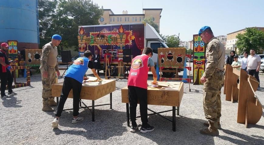 Siirt’te 19 Mayıs coşkusu  Survivor Parkuru nda yaşandı
